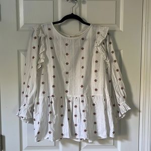 Universal Thread Flowy Top. White and brown flowers. Size XL.